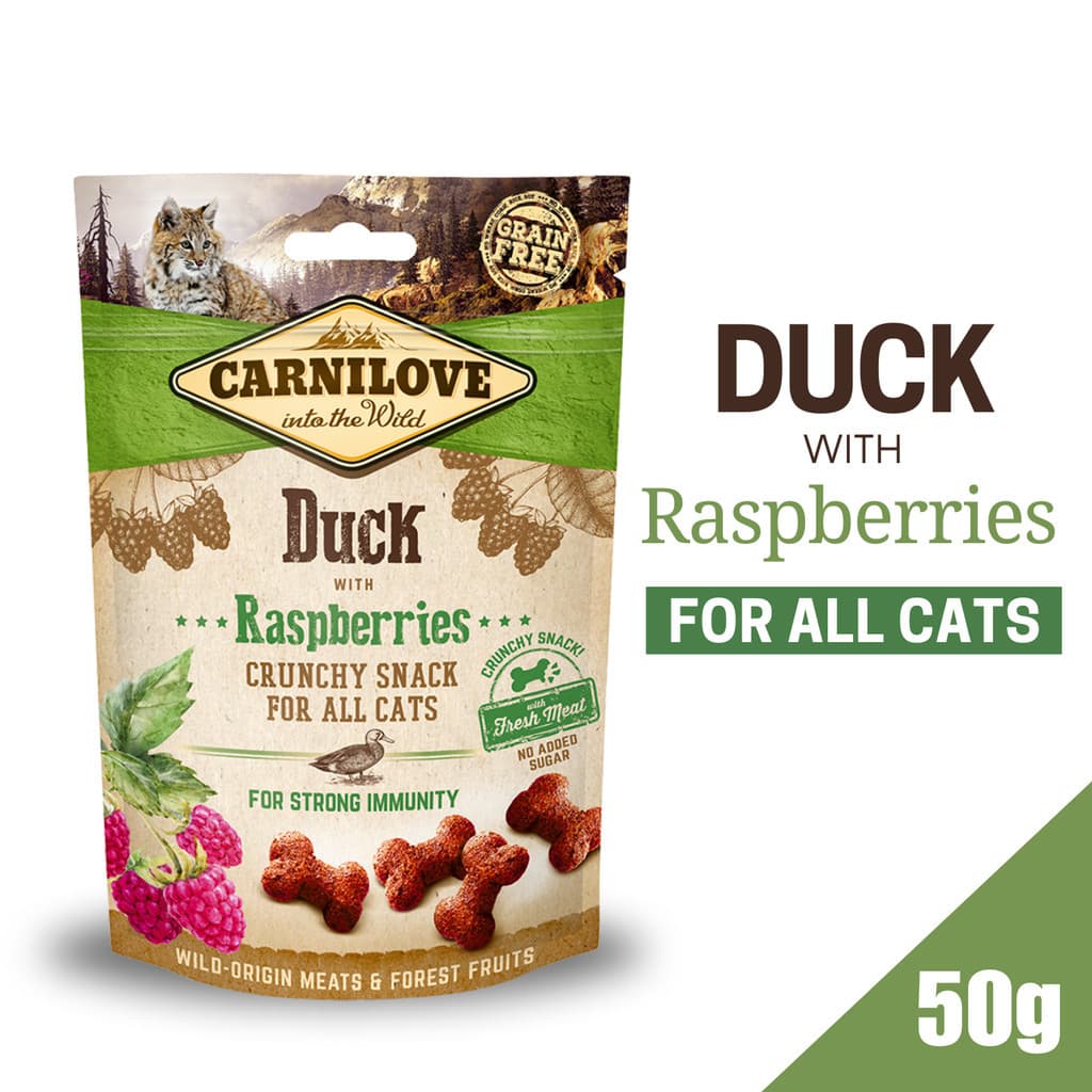 Carnilove Soft &amp; Crunchy Snacks 50g For All Cats - Expiration 11/2024 - Duck Raspberries variant